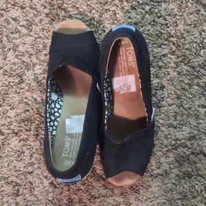 Toms wedges